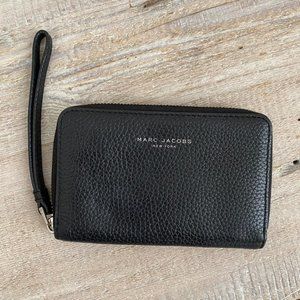 Marc Jacobs Leather Zip Around Wristlet
